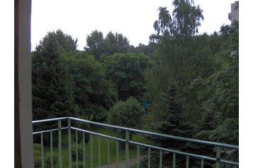 Polska Byt Sopot, Zewnątrz