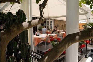 Hotel Kavos / Kávos 7