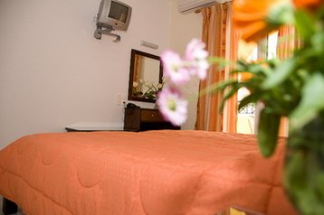 Hotel Kavos / Kávos 7