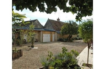 France Hotel Savigné-sur-Lathan, Extérieur