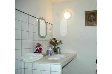 Франция Hotel Savigné-sur-Lathan, Экстерьер