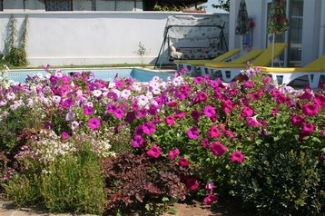 Ukraina Hotel Sevastopol / Sevastopoľ, Eksteriør