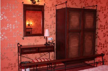 Ukraina Hotel Sevastopol / Sevastopoľ, Eksteriør