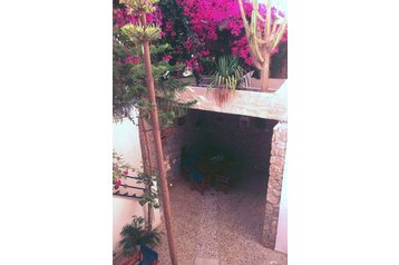 Grecja Penzión Karterados, Zewnątrz