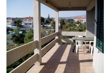 Chorvatsko Privát Rogoznica, Exteriér