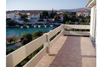 Chorvatsko Privát Rogoznica, Exteriér