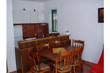 Chorvatsko Privát Rogoznica, Exteriér