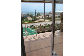 Украйна Hotel Евпатория / Jevpatorija, Екстериор