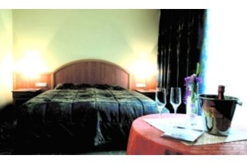 Угорщина Hotel Szolnok, Екстер'єр