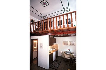 Hellas Privát Mouressi, Eksteriør