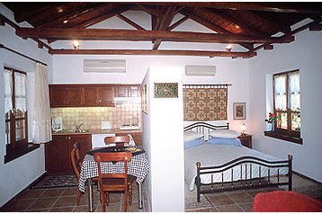 Hellas Privát Mouressi, Eksteriør