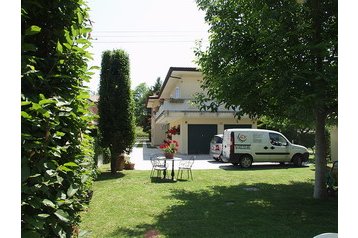 Italia Privát Eraclea, Eksteriør