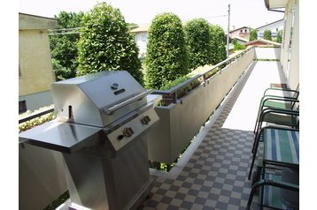 Italia Privát Eraclea, Eksteriør