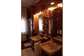 Italia Privát Eraclea, Eksteriør