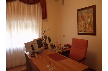 Italia Privát Eraclea, Eksteriør