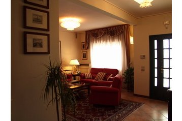 Italia Privát Eraclea, Eksteriør