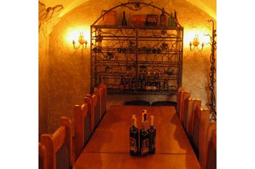Ukraina Hotel Storožnycia, Eksterjeras