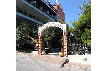 Grèce Hotel Vári, Extérieur