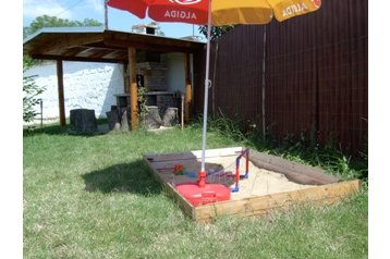 Slovacia Chata Sládkovičovo, Exteriorul