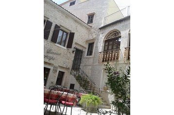 Отель Trogir 2
