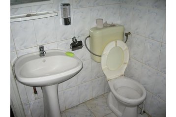 Romania Chata Dejani, Interno