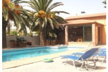 Kreeka Privát Ammoudara, Eksterjöör