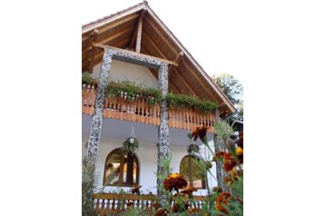 Roumanie Chata Cârţişoara, Extérieur