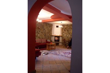 Roumanie Chata Cârţişoara, Extérieur