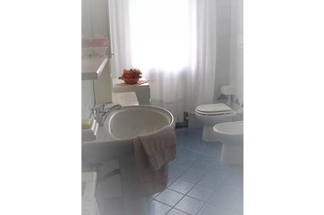 Italia Privát Spinea, Eksteriør