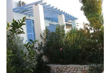 Grecia Hotel Parikia, Exteriorul