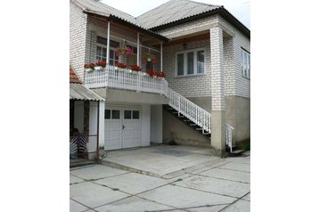 Ukraina Privát Vary, Eksteriør