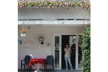 Suisse Hotel Paradiso, Extérieur