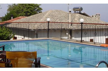 Kreeka Hotel Makrirachi, Eksterjöör