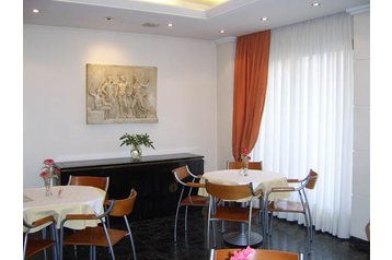 Hôtel Pireus 4