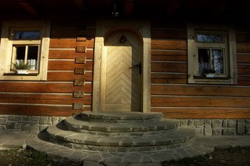 Slovacia Chata Osturňa, Exteriorul