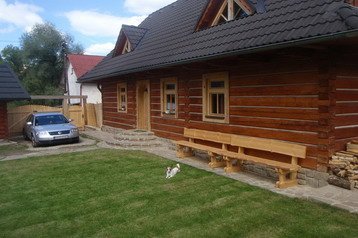 Slovacia Chata Osturňa, Exteriorul