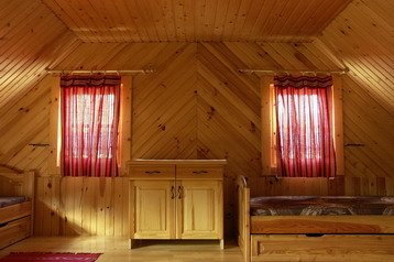 Slovacia Chata Osturňa, Exteriorul