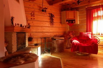 Slovacia Chata Osturňa, Exteriorul