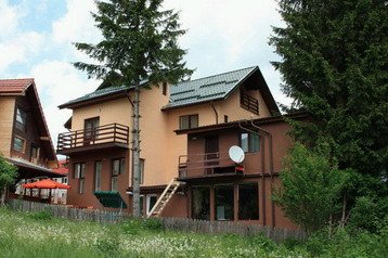 Rumeenia Privát Buşteni, Eksterjöör