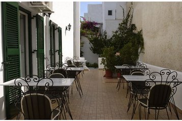 Хотел Parikia 4