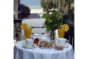 Хотел Parikia 6