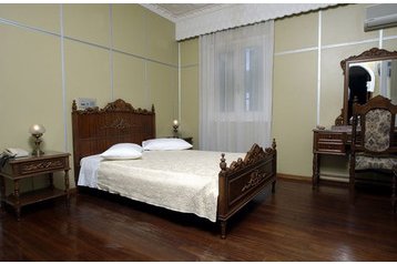 Хотел Parikia 6