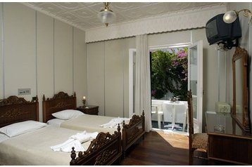 Хотел Parikia 6