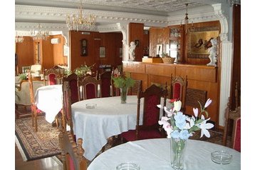 Хотел Parikia 6