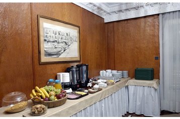 Хотел Parikia 6