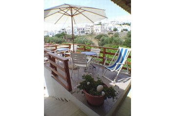 Kreeka Hotel Adámas, Eksterjöör