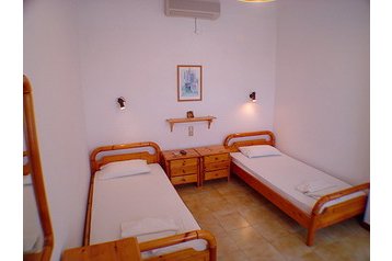 Kreeka Hotel Adámas, Eksterjöör