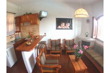 Kreeka Privát Ermones, Eksterjöör