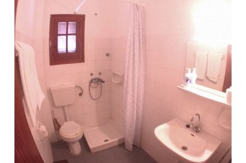 Kreeka Privát Ermones, Eksterjöör