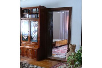 Ukraina Privát Vary, Eksteriør